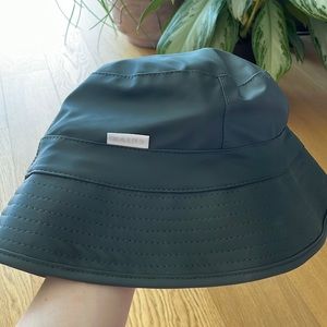 RAINS bucket hat Size XS/S